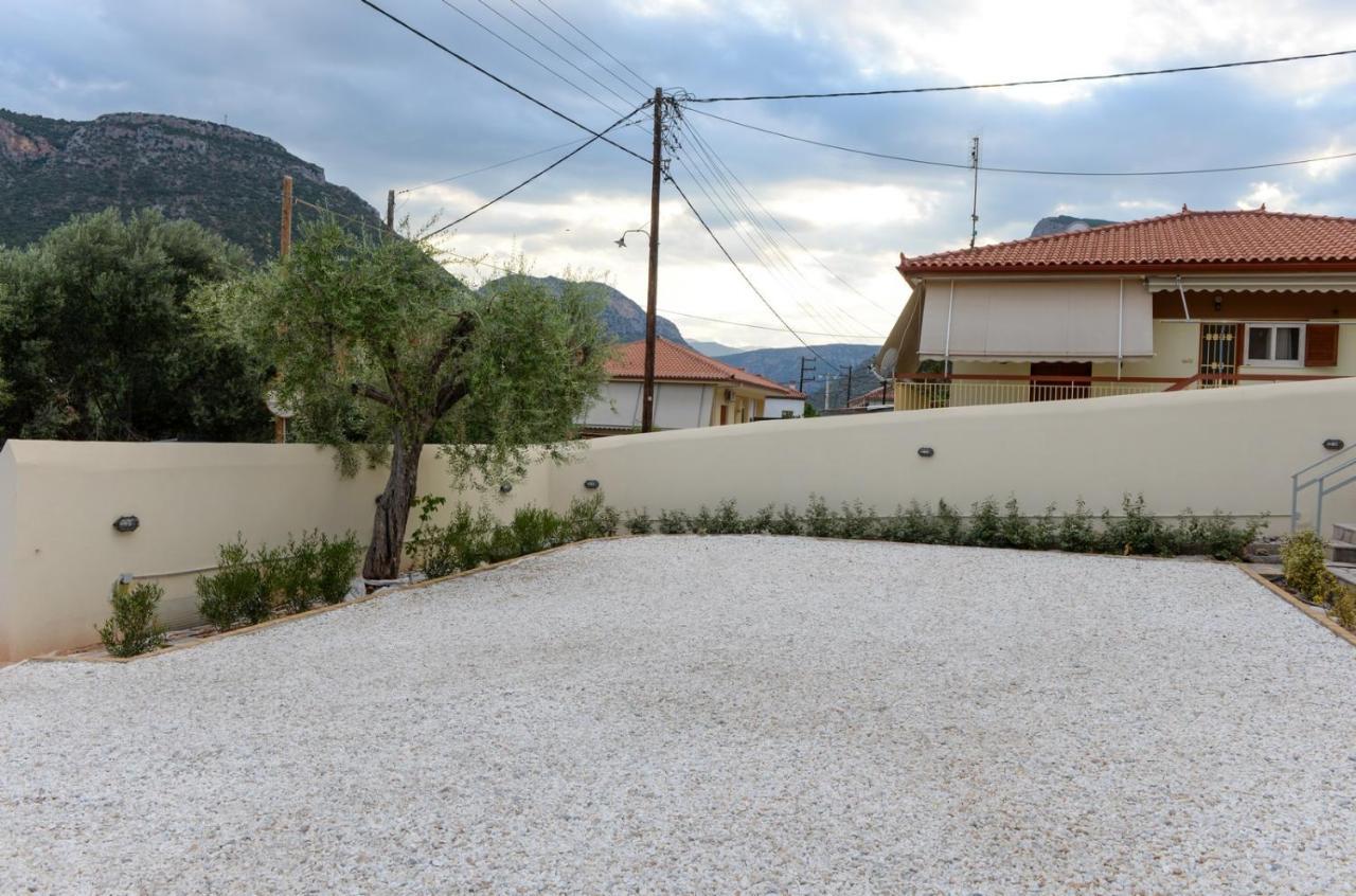 Kraka Apartments Leonídion Exterior foto